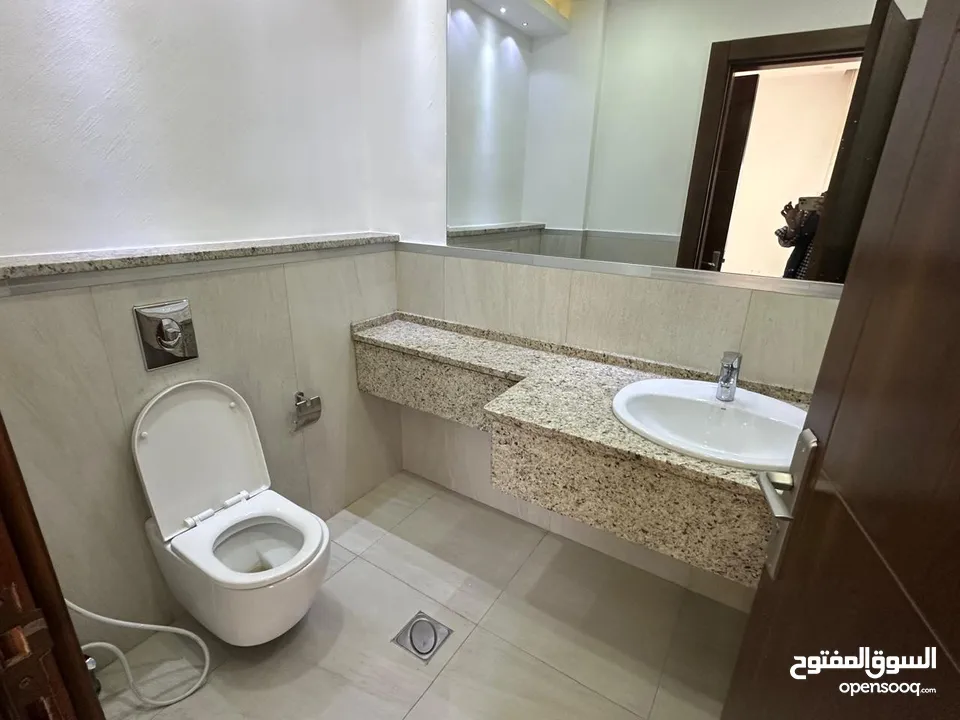 روف شبه مفروش للايجار في عبدون ( Property 41960 )-175034492