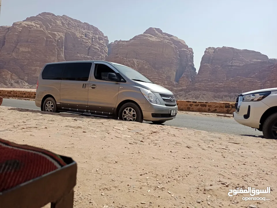 باص توصيل7 ركاب رحلات  استقبال من وإلى المطار جسر الشيخ حسين ،. Minivan recei