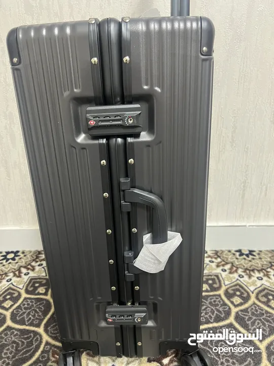 20-25KG Zipperless Luggage Suitcase