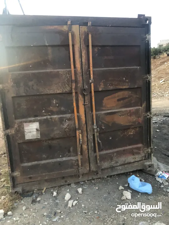 حاويه 20 قدم 6متر بحاجه الى دهان فقط