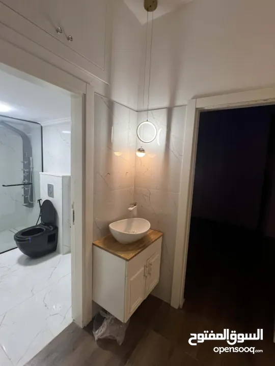 شقه للايجار في سطح مرحبا