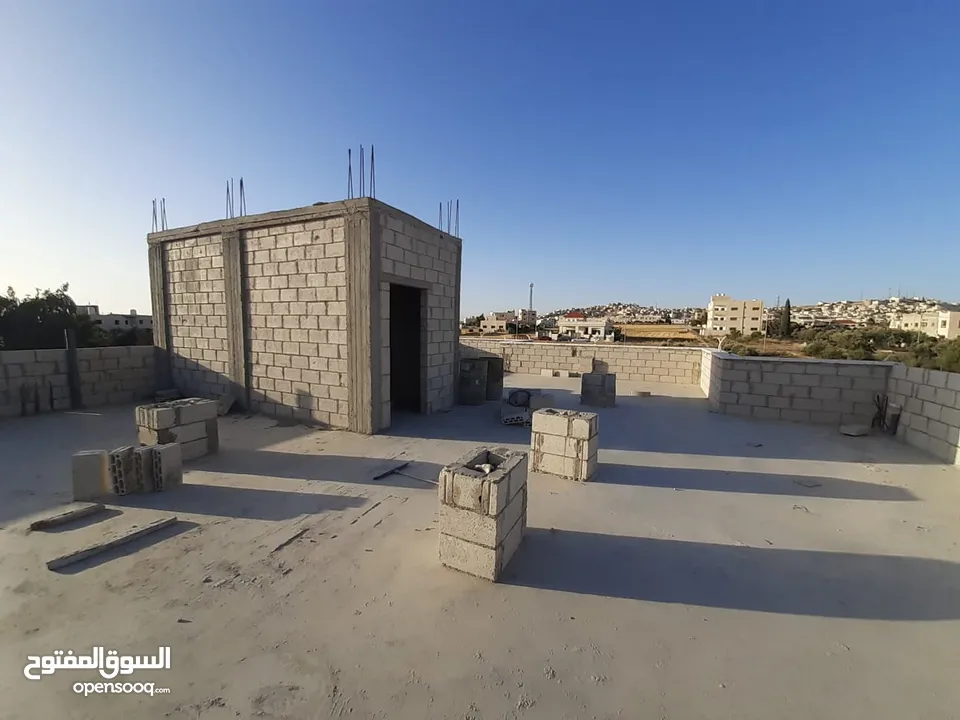 بيت مستقل عظم واجهة حجر مميز للبيع في بيت راس