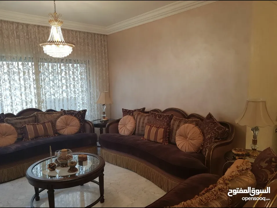 للبيع: طقم كنب صالون فاخر بمواصفات راقية وجودة عالية