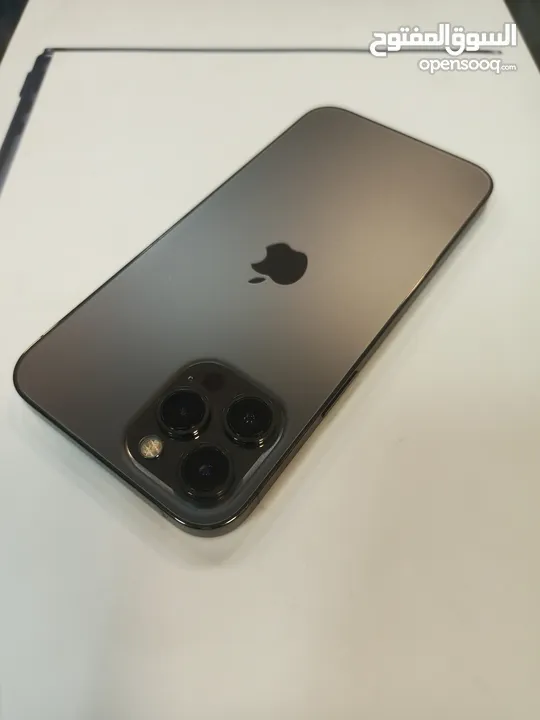 iphone 12 pro max  256 GB black  بحالة الوكاااله