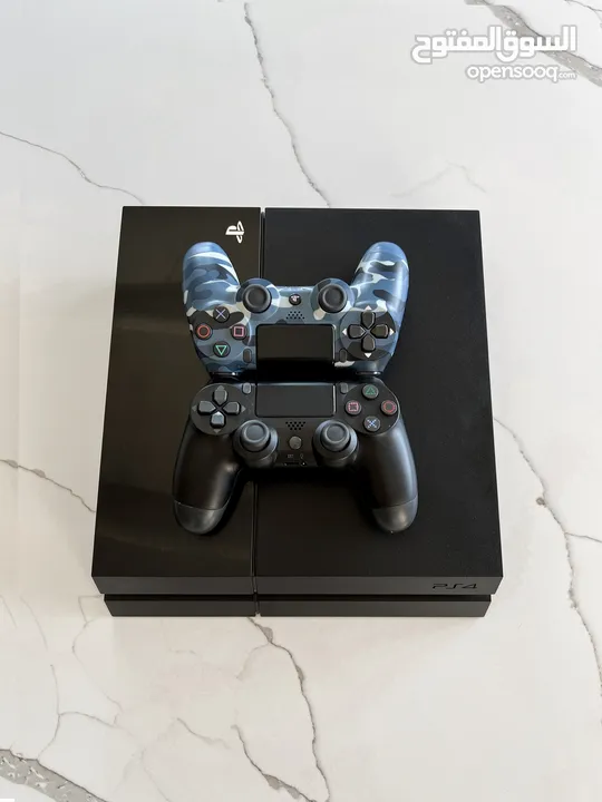 PlayStation 4 - 1TB + 2 Controllers (Digital Only Excellent Condition)