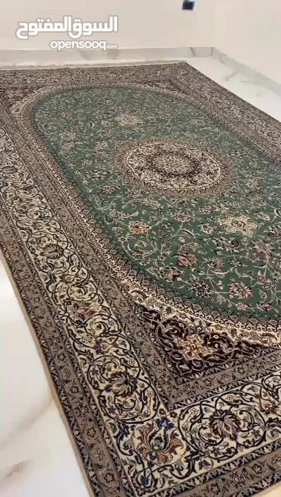 سجاده عجمي هاند ميد كأنها جديده عمرها 30 سنه كل ما كبر عمرها زادات قيمتها