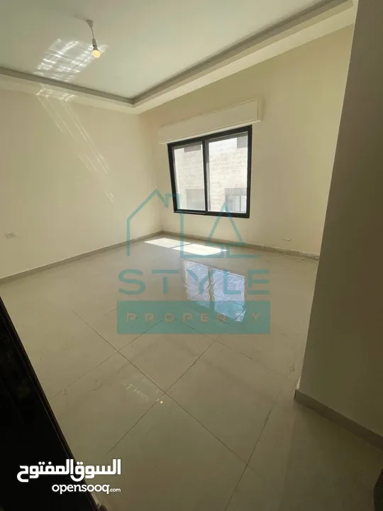 شقة طابق ارضي  في عبدون مساحة الشقة 104 متر مربع