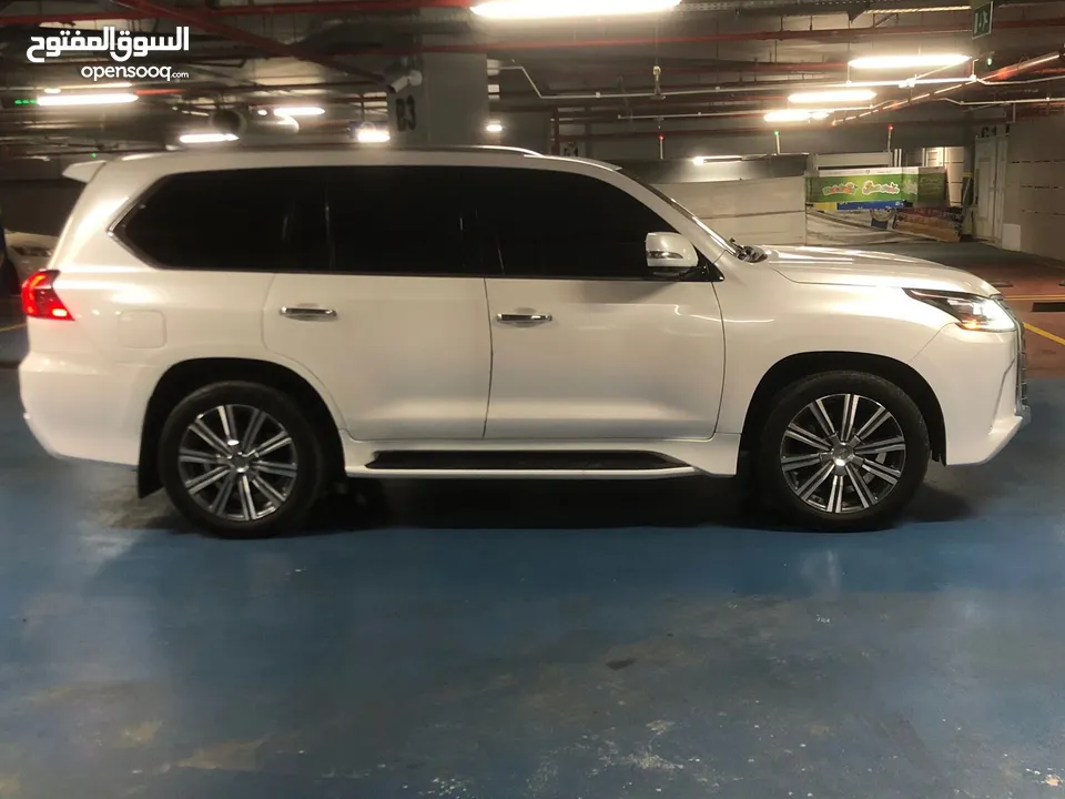 DHS 215,000/= 2019 LEXUS LX570 TOP - قمه في النظافه - مسرفس بالكامل  - بحالة ممتازة جداً - فل اوبشن