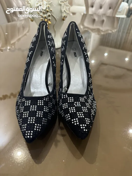هلزات واحذيه كعب ماركات بسعر مغري