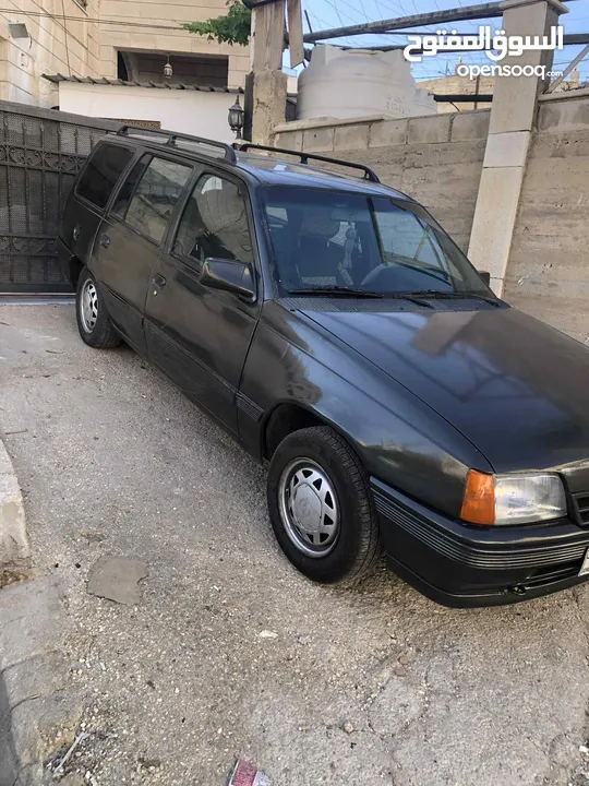سيارة اوبل كاديت موديل 1990