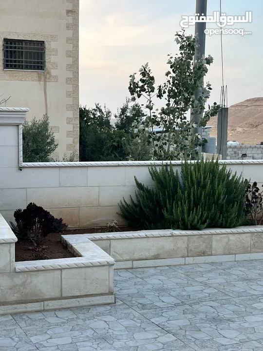 عماره طابقين للبيع تشطيب ديلوكس عمر البناء 5سنوات