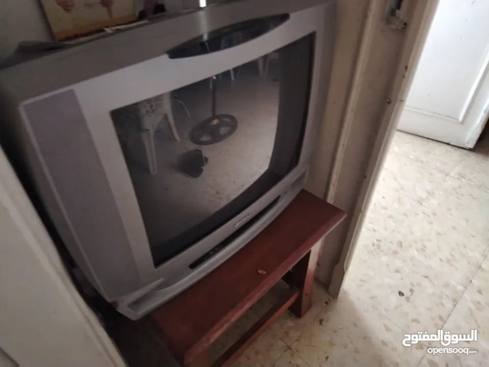 بوفيه وطاولات للبيع