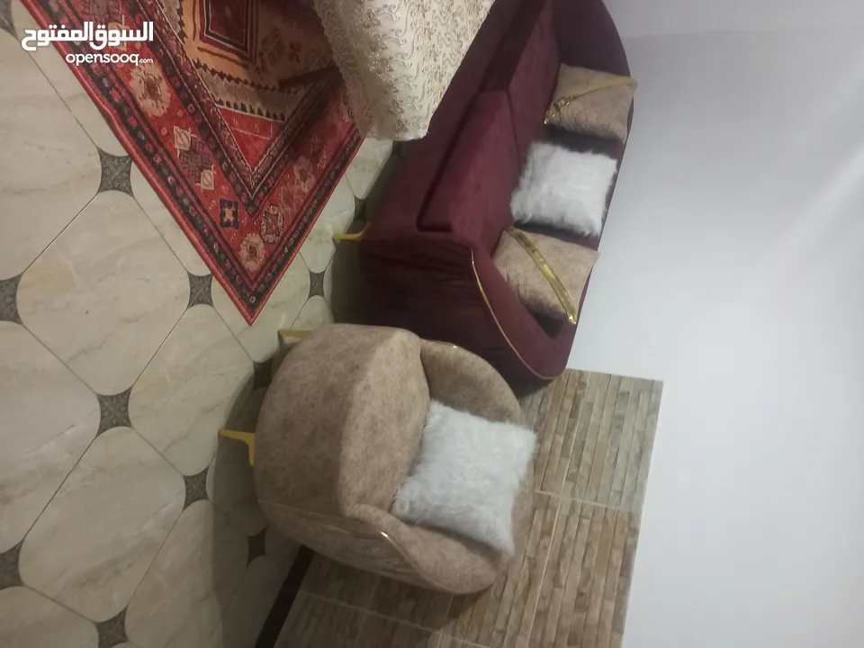 طقم كنب غرفة ضيوف بحال الوكاله للبيع بدون الطاولات الطقم فخم عالواقع
