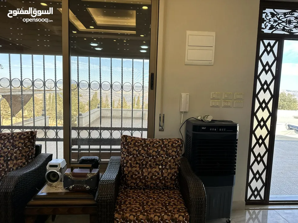 مزرعة فيلا للبيع في العالوك قمة جبلية إطلالة خلابة