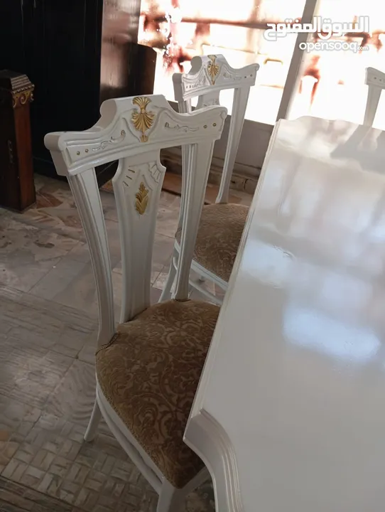 غرفه سفره 3 قطع خشب سويد وزان كاااامل وكاله ولانقره فييها 600 دينار فقط