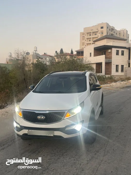 سبورتاج فل الفل فتحه بانورما كل السقف ضواو ليدات قدام ورا  كراسي جلد  صيانه دوريه