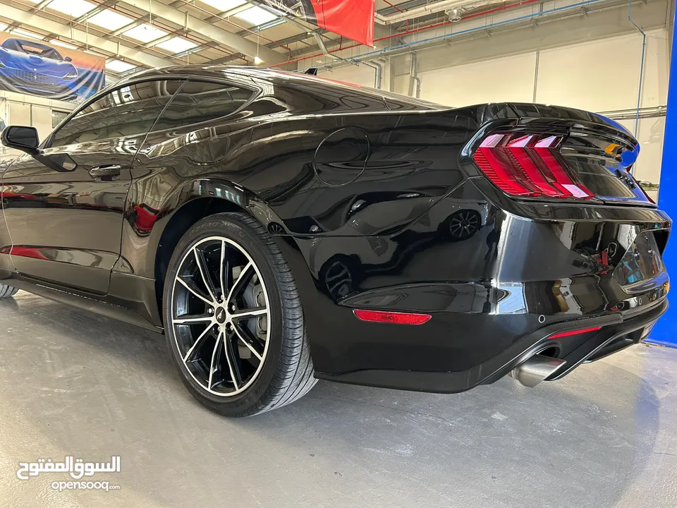 FORD MUSTANG ECOBOOST PREMIUM BLACK EDITION IMPECCABLE CONDITION