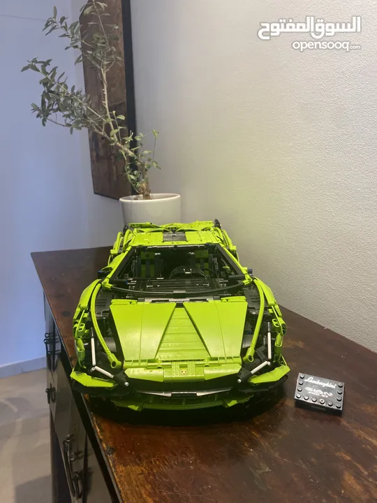 Lamborghini Sián FKP 37 1:8 Ferrari Daytona SP3 - High-Detail Technic-Style Construction Model