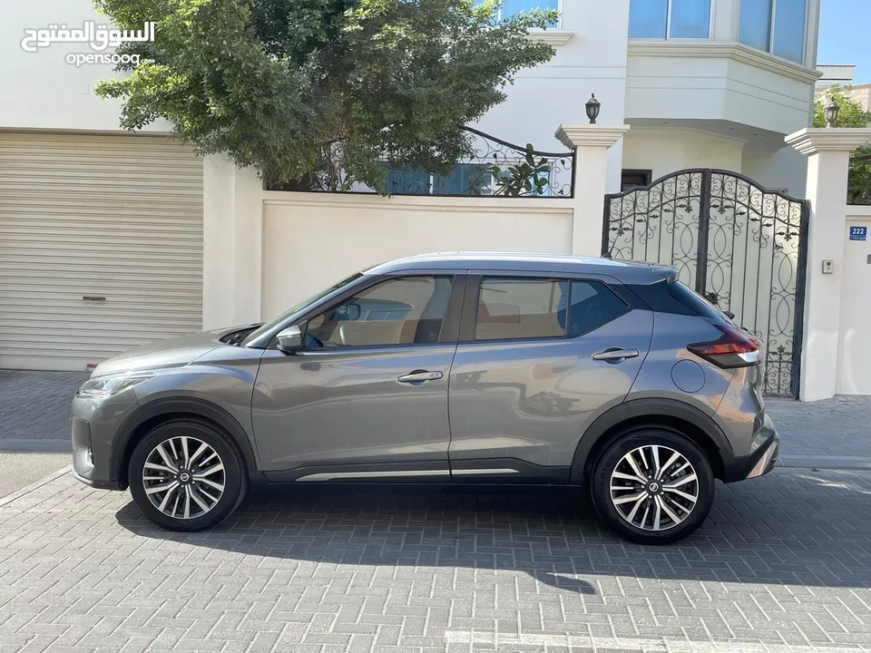 2022 model dull option Nissan kicks