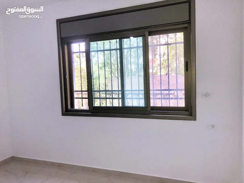 شقة للإيجار مع حديقة ومدخل خاص