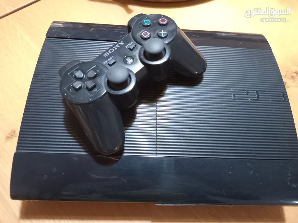 للبيع ps3 سوبر سليم مستعمل مع يد أصلية و شاحن لليد اصلي