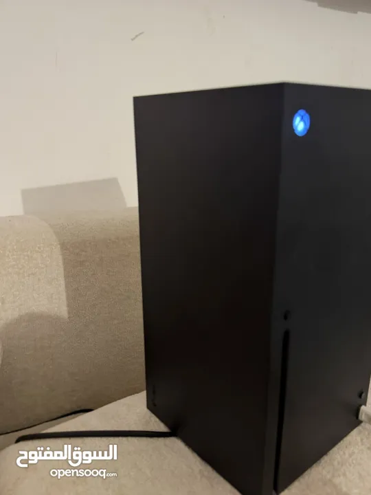 موجود اكس بوكس سيريس اكس جديده مستعمله سبوعين وشغاله مليون بالميه وما عليها غبره بالقدس