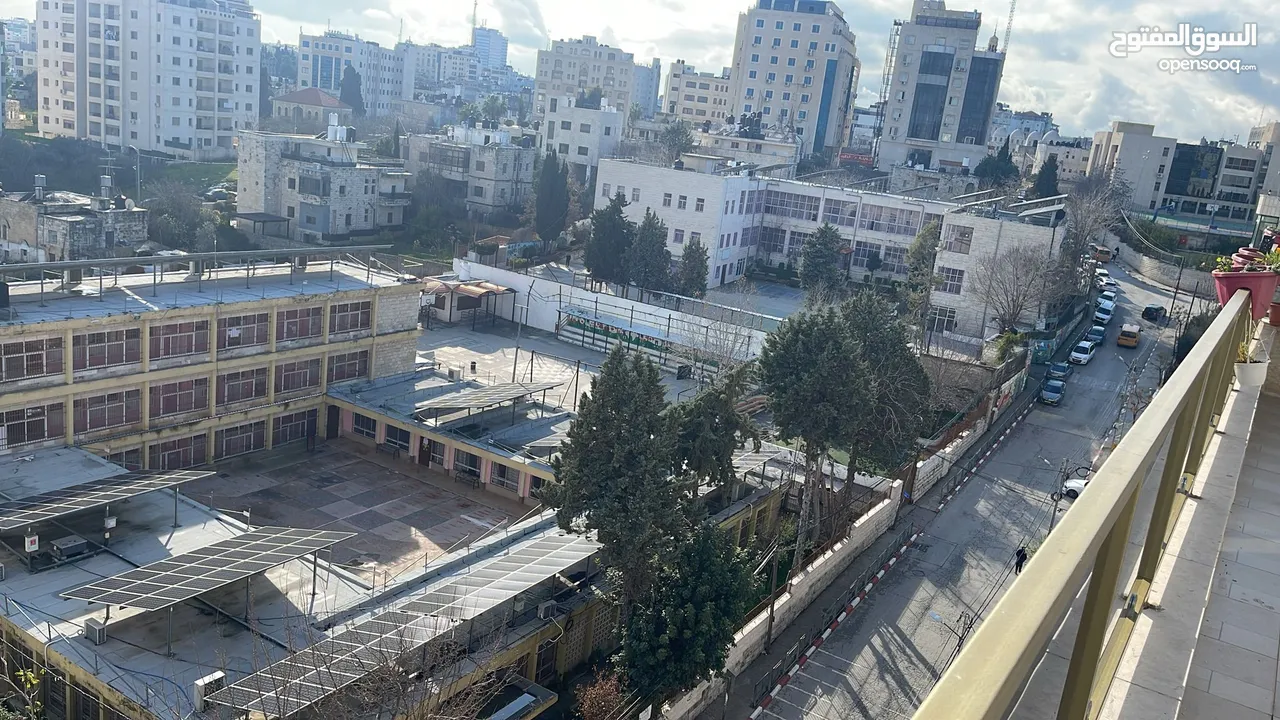 روف للايجار مفروش في اجمل مناطق رام الله والبيرة التواصل مع المالك مباشرة دون وسيط 1500 دولار
