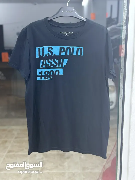 محل ألبسه للبيع ( فرصه استثماريه مميزه )