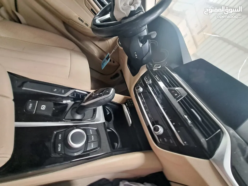 2020 BMW 530E hybrid فل للبيع على ضربتها او مصلحها تصلح لسوق الاعفاءات