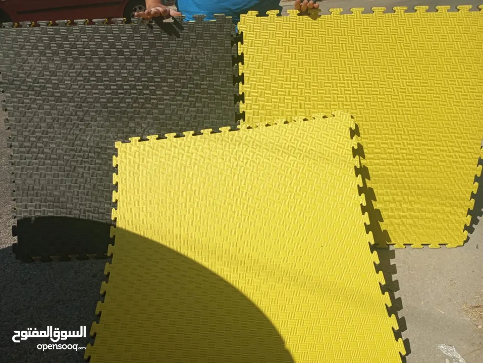 ارضيات فوم للنوادي والساحات الخارجية جديد غير مستخدم وبسعر مثالي