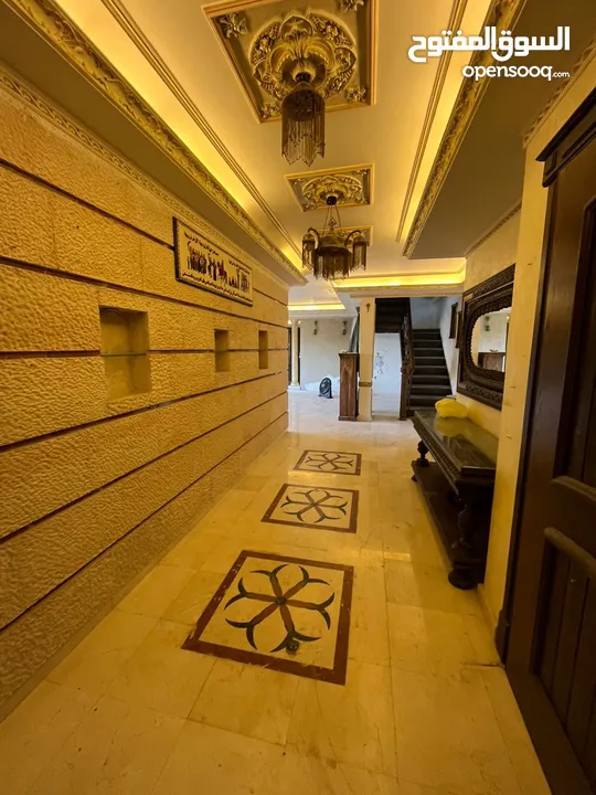 شقة للإيجار مفروش  رويال سويت طابقية مع روف و ترس كبير  Big department for rent in deir Ghbar amman
