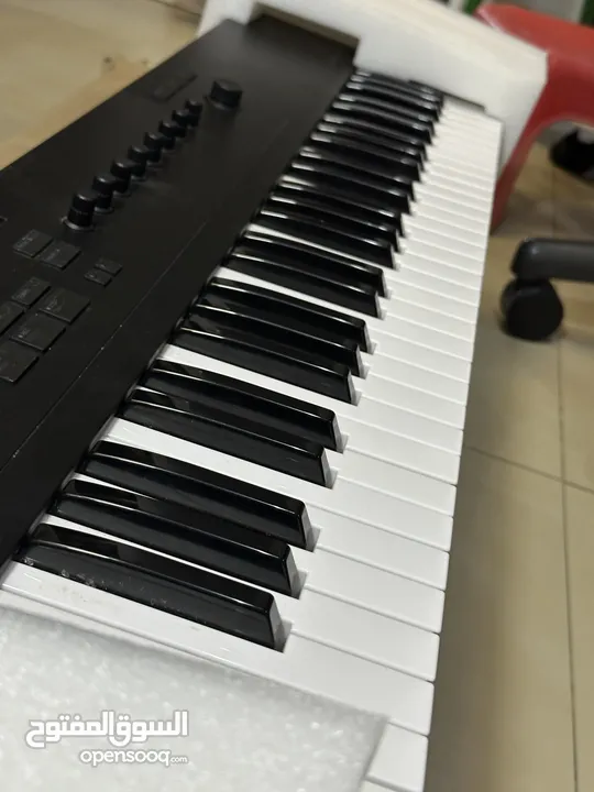 Native Instruments A61 Midi Keyboard Controller