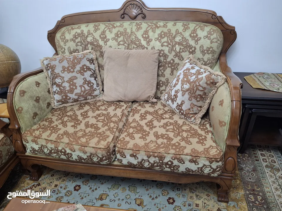 طقم كنب ماليزي للبيع