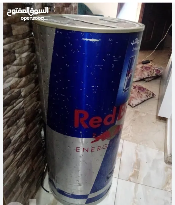 ثلاجة ريد بول بحاله ممتازة