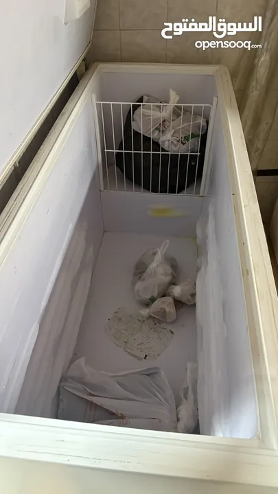 فريزر بحاله جيده جدا للبيع منطقة بوقوه الحجم كبير جدا