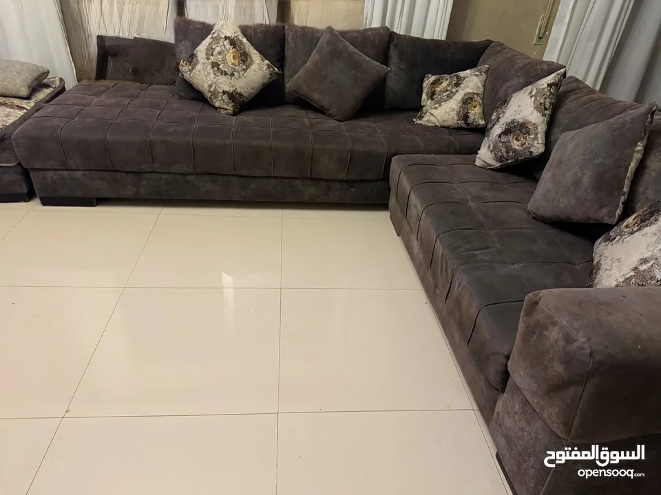 طقم كورنر 7 مقاعد مع 8 مخدات صغار