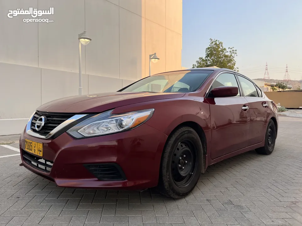 Nissan Altima 2.5L Driver is foreigner / المستخدم أجنبي نيسان ألتيما