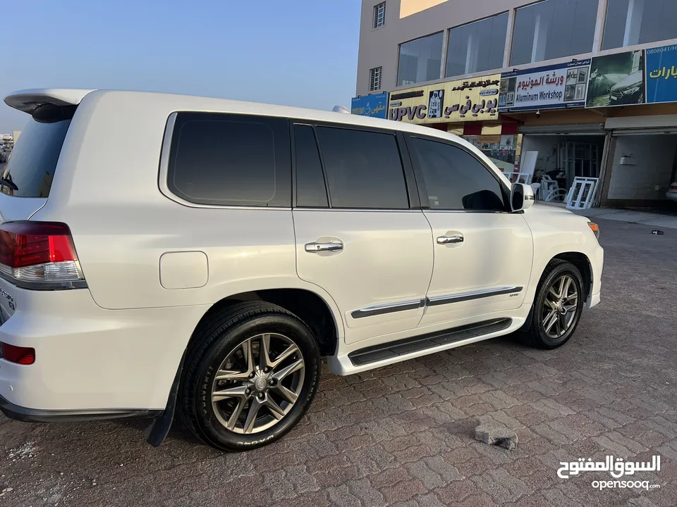 لكزز استيشن LX570