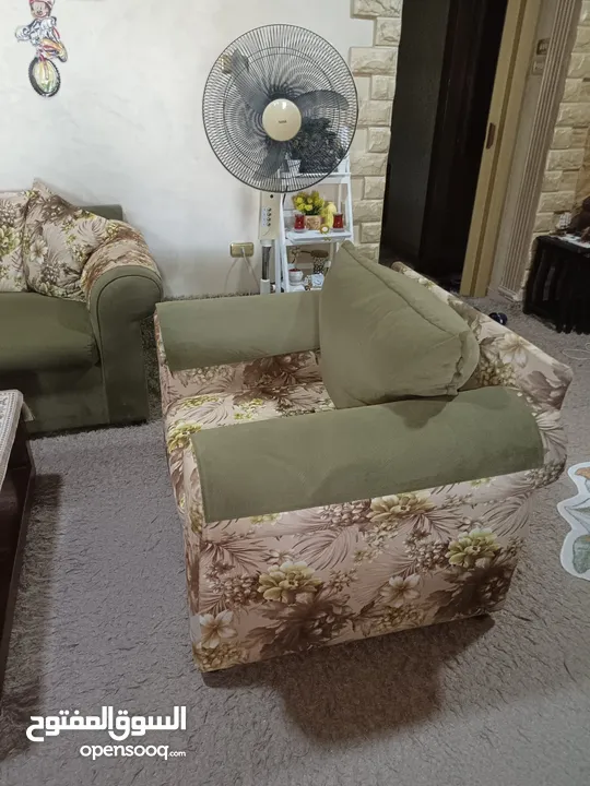 كنب خشب ثقييييل للبيع الزرقاء الجديده