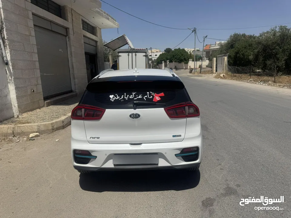 للبيع  Kia nero ev 2021  السيارة فل كامل مع فتحة ..............................
