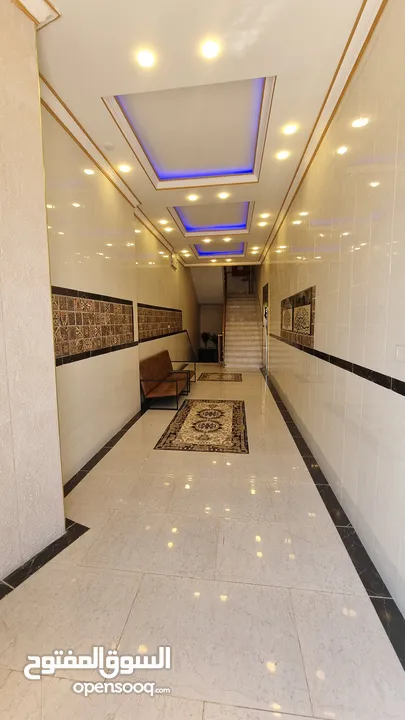 شقة للبيع عماره الليت 2 قرب برافو امتداد حي المسك مطله من الجنوب ع حي طيبه العامريه دخله صيدليه لانا
