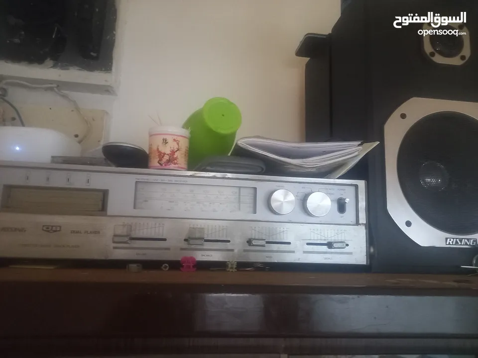 مسجل كاترج وكاسيت وراديو قديم عمره اكتر من 50 سنه مع سمعاته للبيع