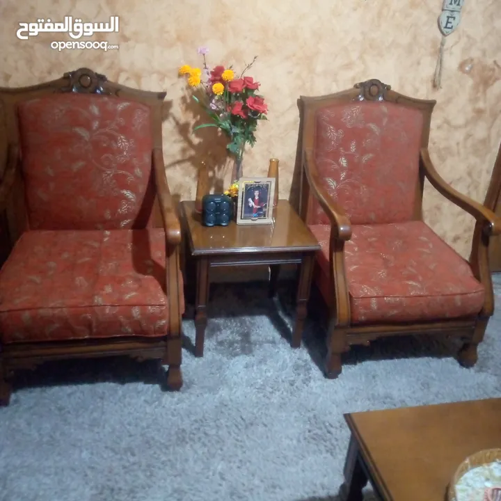 طقم كنب تسع مقاعد تفصيل مع طربيزات ثقيل