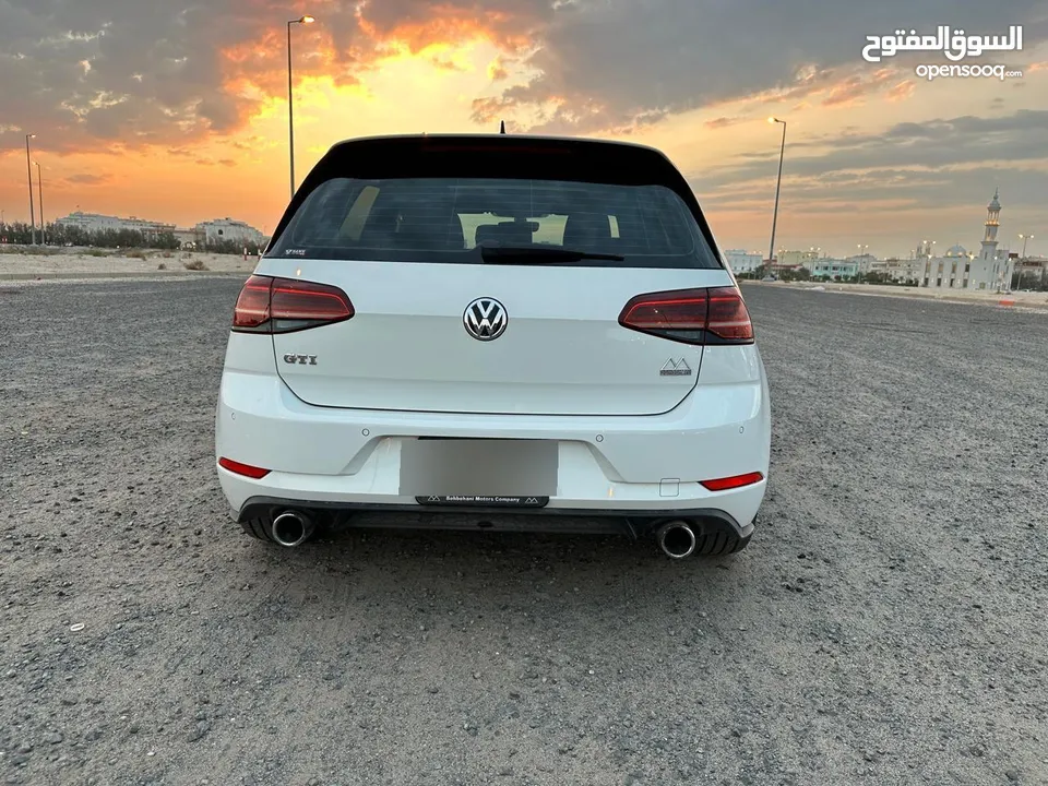 جولف GTi موديل 2018 بحالة ممتازة