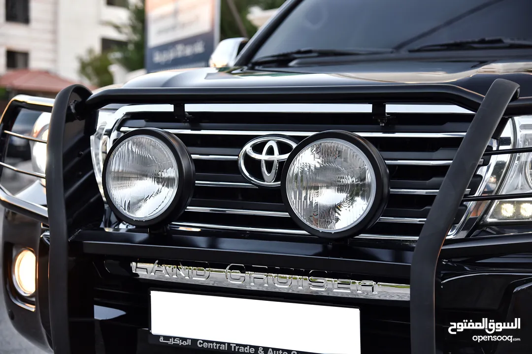 تويوتا لاند كروزر وارد الوكالة 2013 Toyota Land Cruiser GXR 4.6L V8