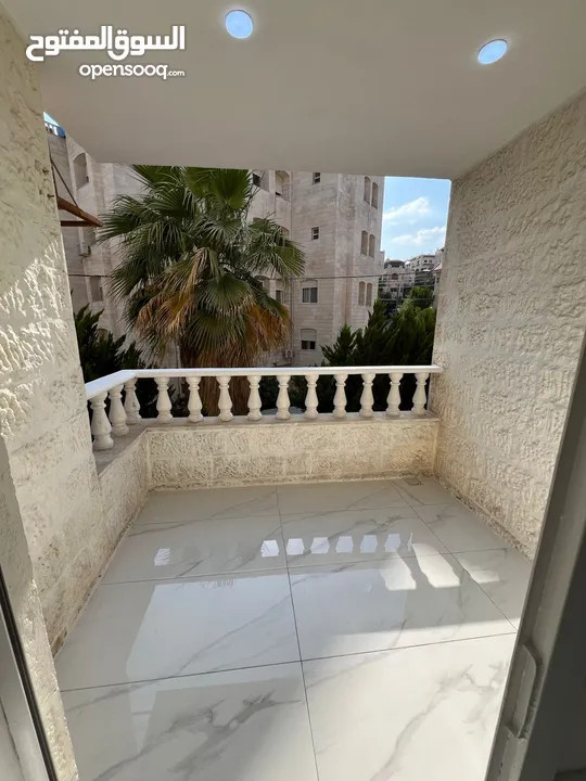 لقطه ضاحية الرشيد 160م طابق أول بسعر مغري جدااا من المالك مباشرة مجدده بالكامل
