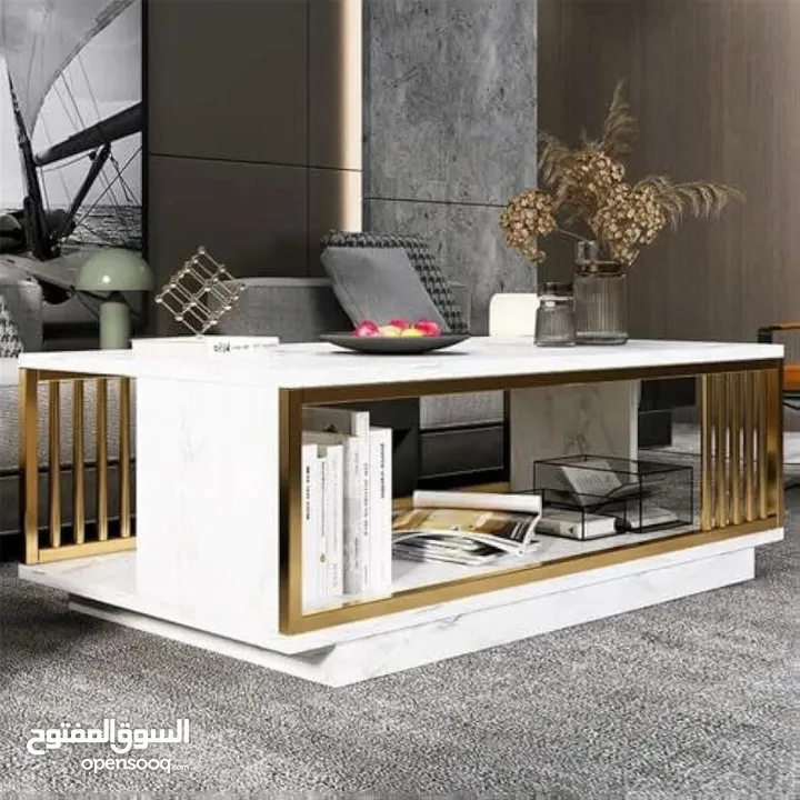 طاولة جانبية خشبية متينة بتصميم رخامي مناسبة لغرفة المعيشة وغرفة استقبال الضيوف.