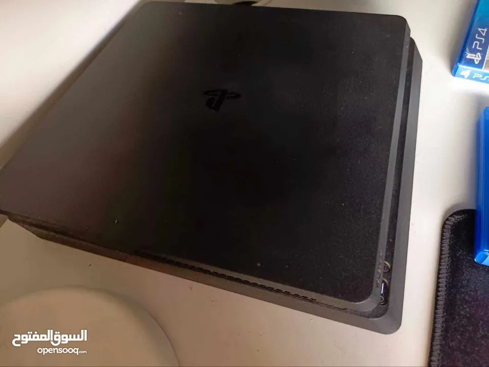 جهاز ps4 سلم كلش نظيف اخو الجديد وياه يدات اثنين ولعبتين