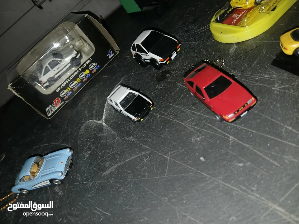 مجسمات سيارات حجم صغير من اليابان