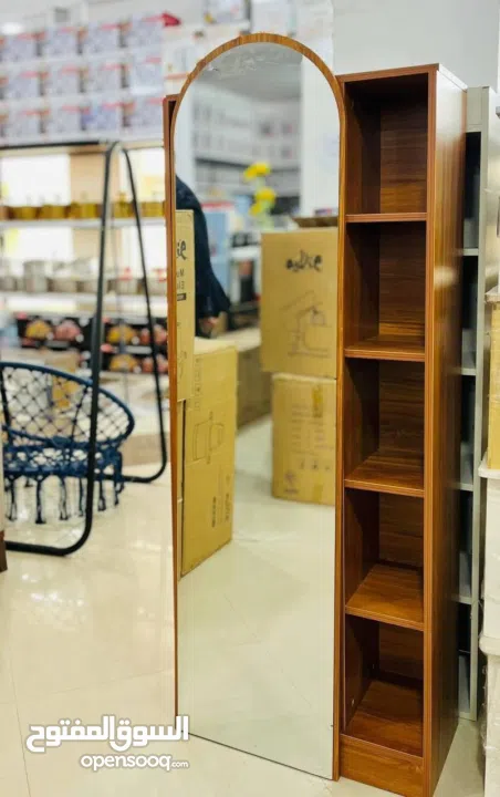 مرآة أرضية فاخرة مع رفوف جانبية – قطعة ديكور تخطّف الأنظار حوّلي أي زاوية في بيتك لمساحة أني